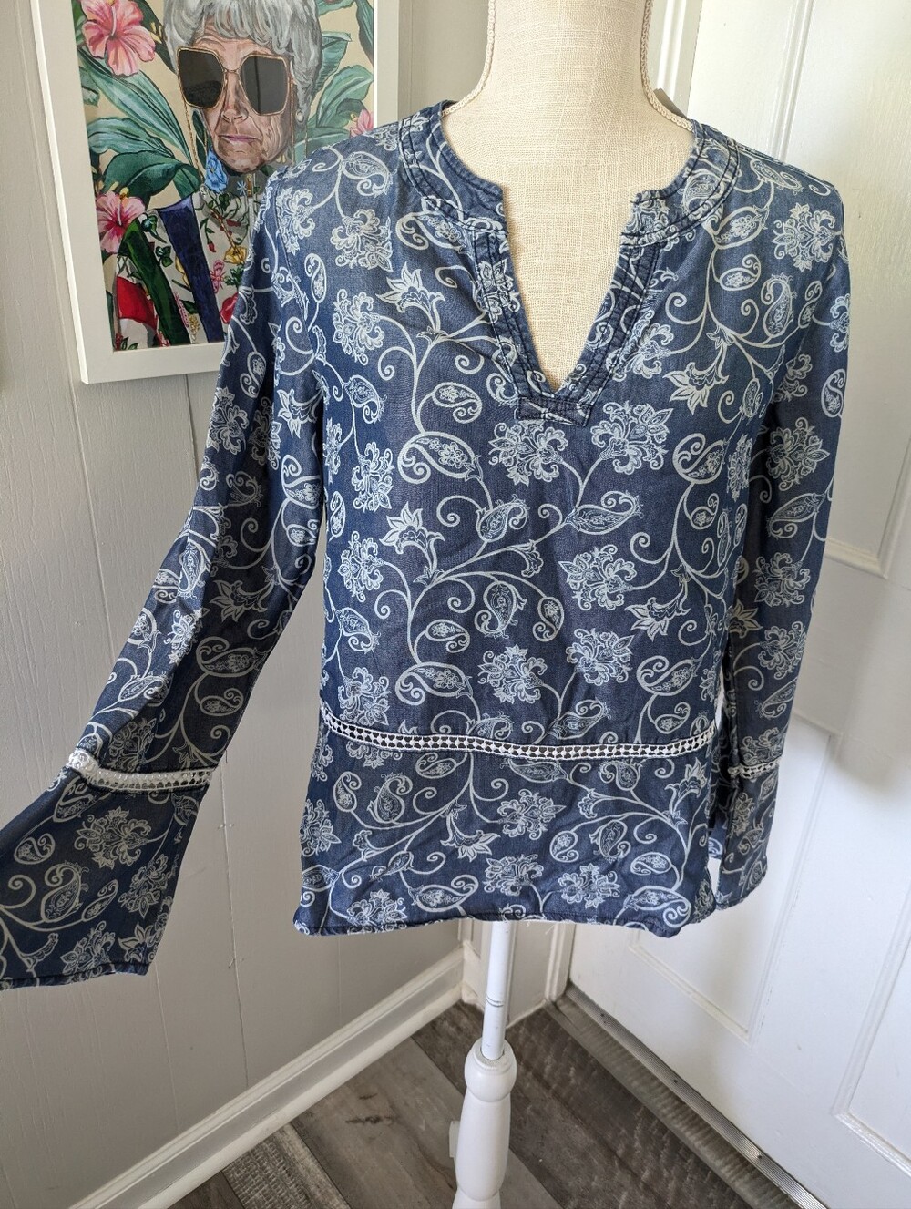 Time And Tru Blue Floral Chambray Tunic Blouse V-Neck Long Sleeve 100% Lyocell S